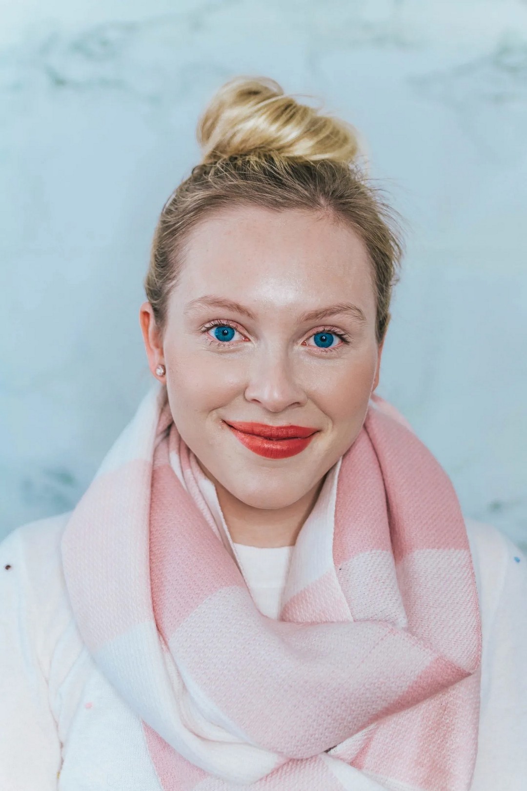 How to Do a Messy Bun With Thin Hair 