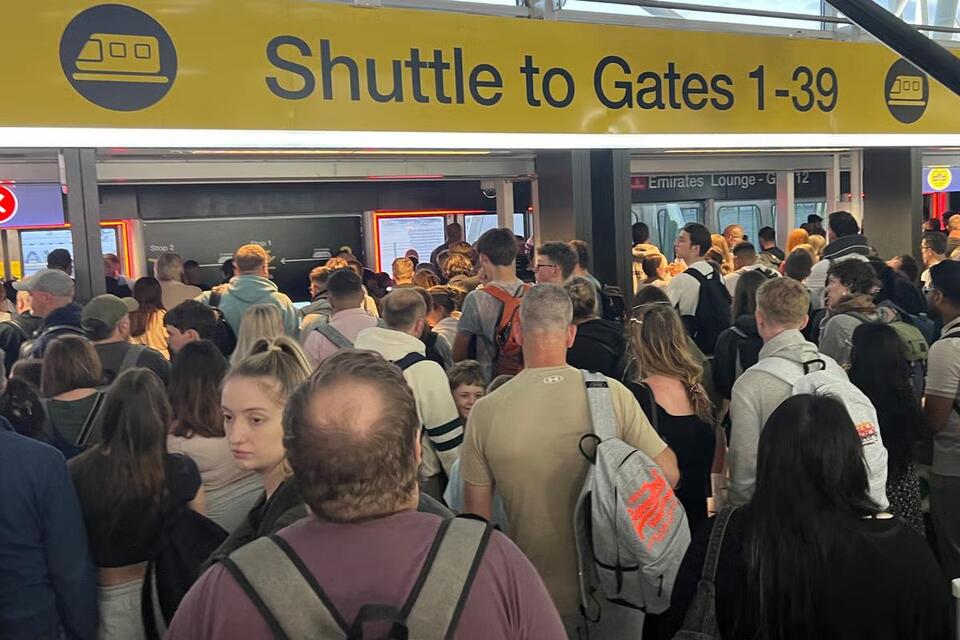 Airport Hack: When to Skip the Chaos
