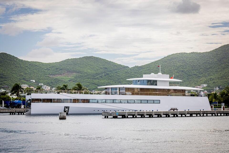 Steve Jobs’ Yacht Pulled a Bond Move in Greece