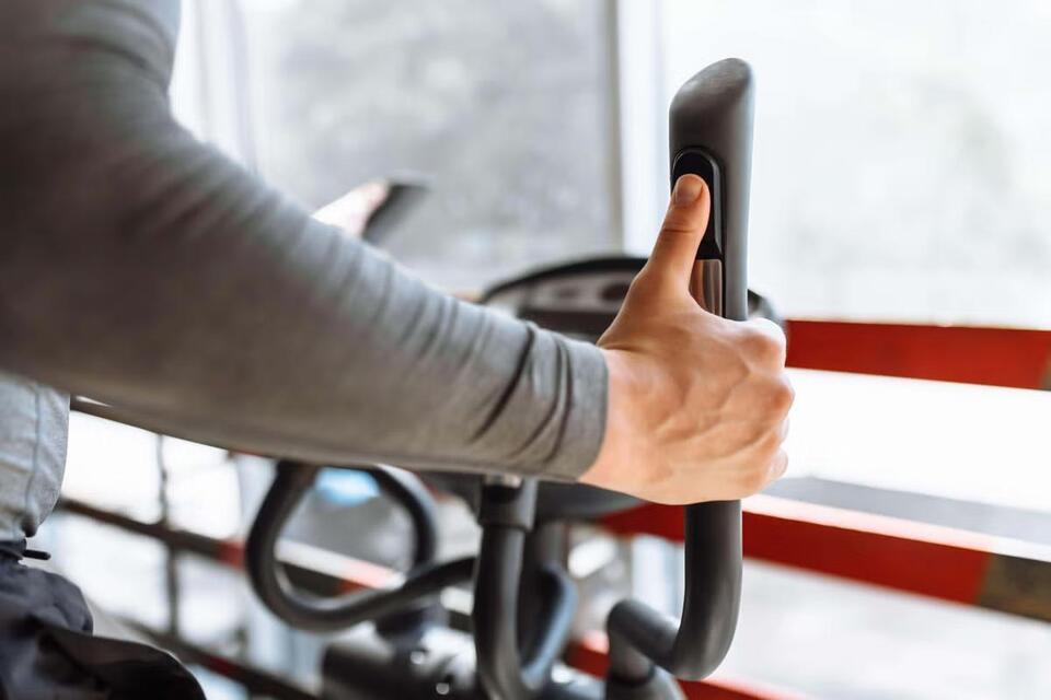 Spin Class Beats Physio for Hip Pain?