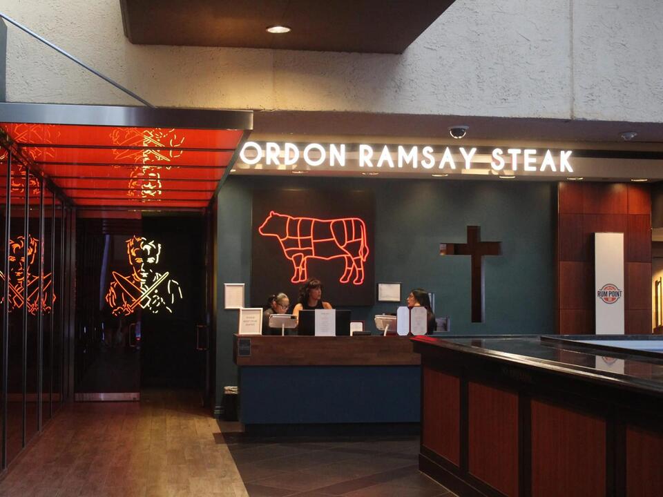 Atlantic City’s oldest steakhouse beats the celebrity chain