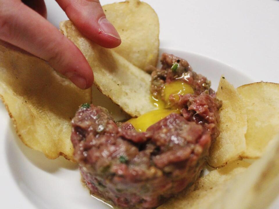 Atlantic City’s oldest steakhouse beats the celebrity chain