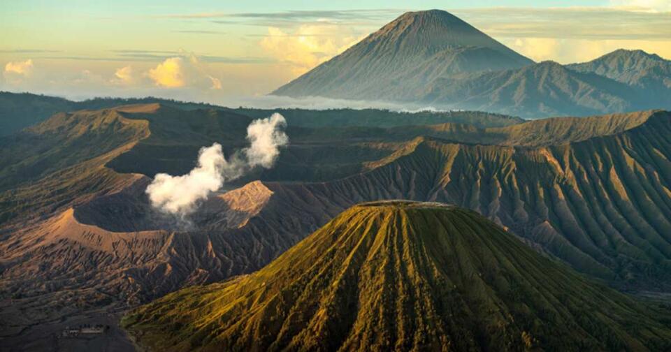 Hidden Volcano Chain Found Under China!
