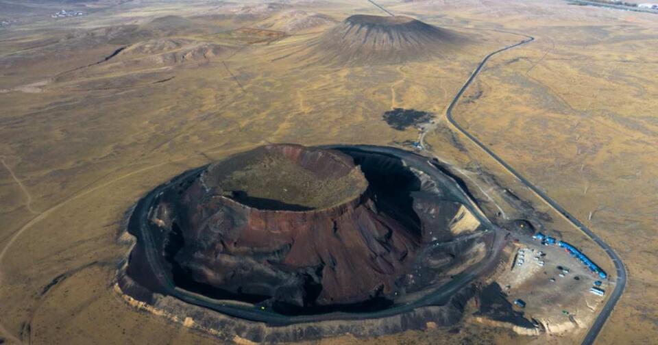Hidden Volcano Chain Found Under China!