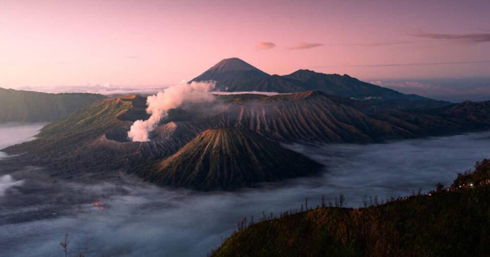Hidden Volcano Chain Found Under China!