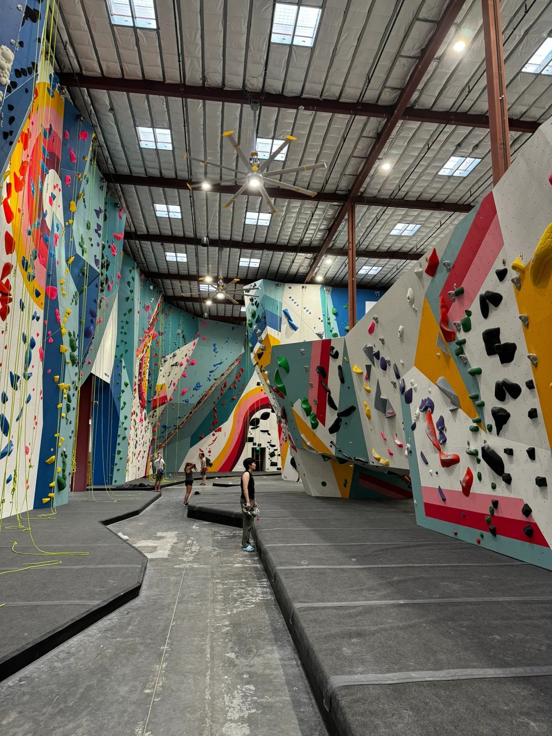 New gym Class 5 is huge. Chill routes + a foot rinse. Game changer.