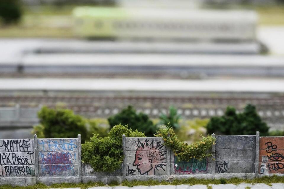 Miniature Drama: Is Wunderland Too Real? 🤔