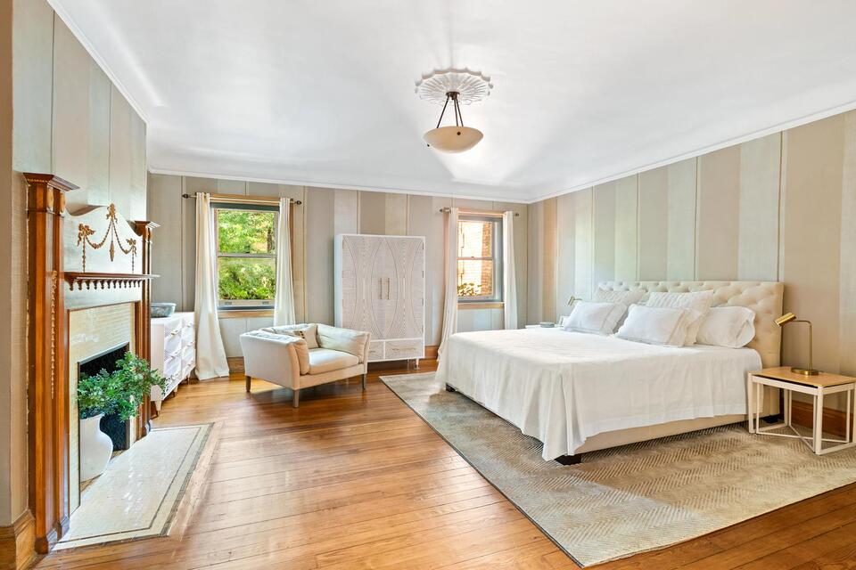 Bob Dylan’s Harlem home hits the market