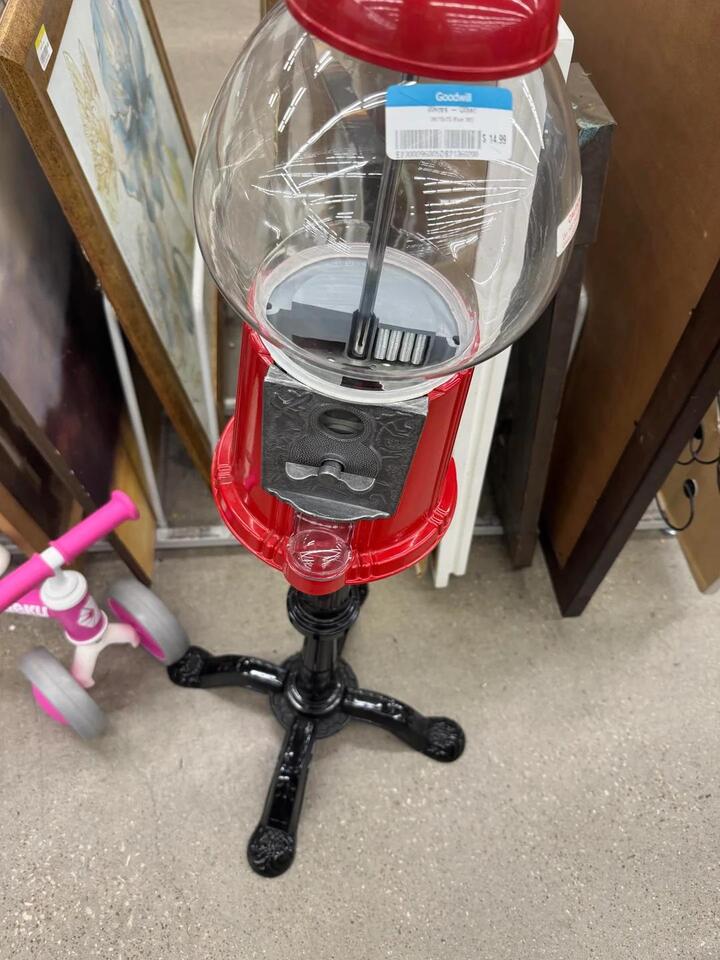Thrift Store Jackpot: $40 Hidden in a Gumball!