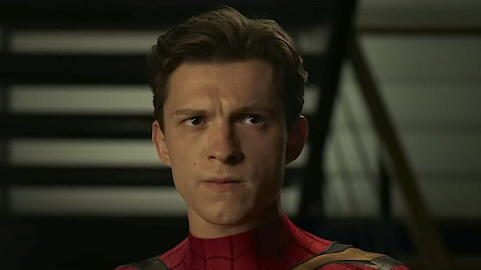 Spider-Man’s New Suit: Raised Webbing Debate 🕸️