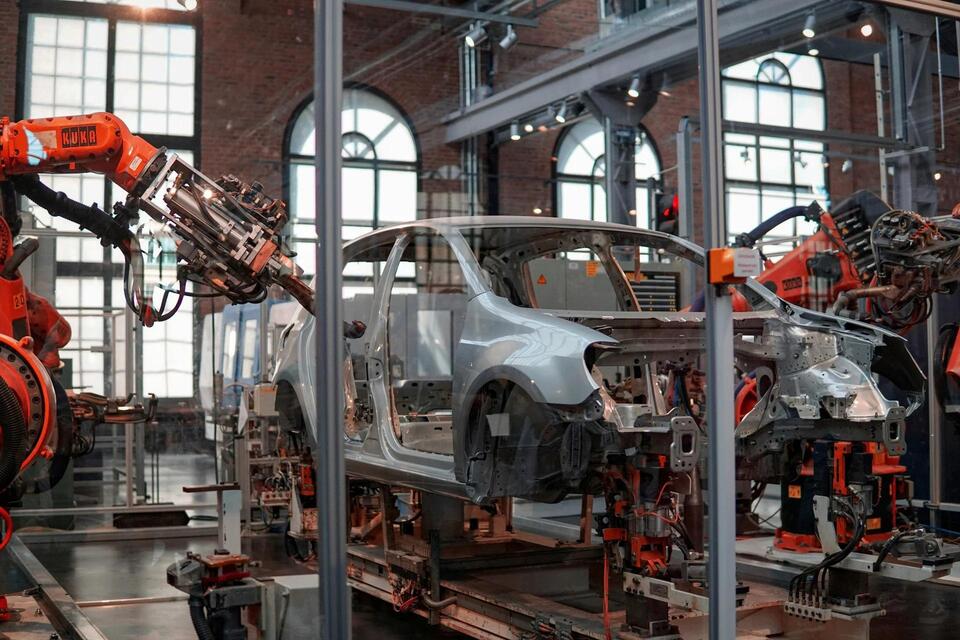 Why Young Ford Workers Are Moonlighting at Amazon