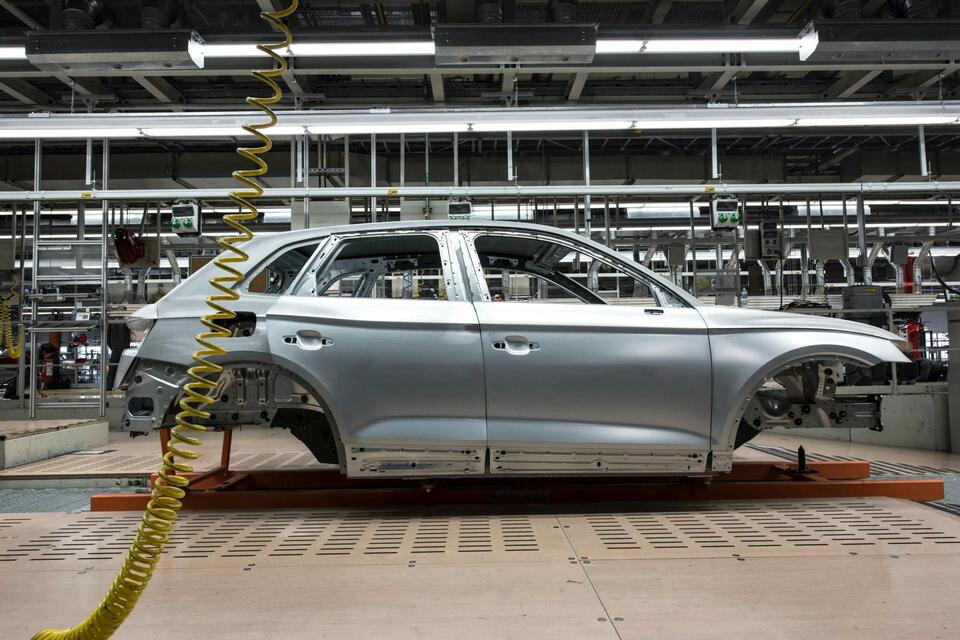 Why Young Ford Workers Are Moonlighting at Amazon