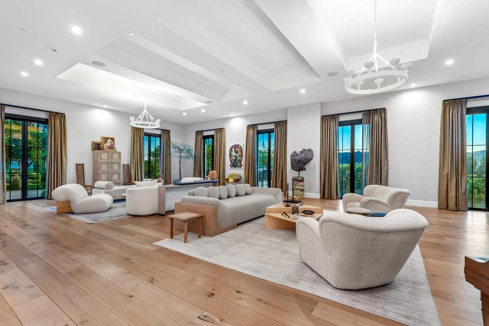 Inside Anthony Davis’ $40M LA mansion sale