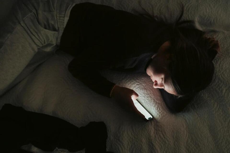Gen Z’s ‘Fawn’ Drama: Is Social Media to Blame? 🤔