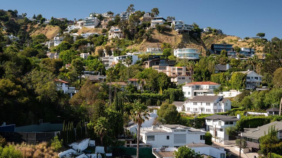 Cash buyers shake up L.A. real estate