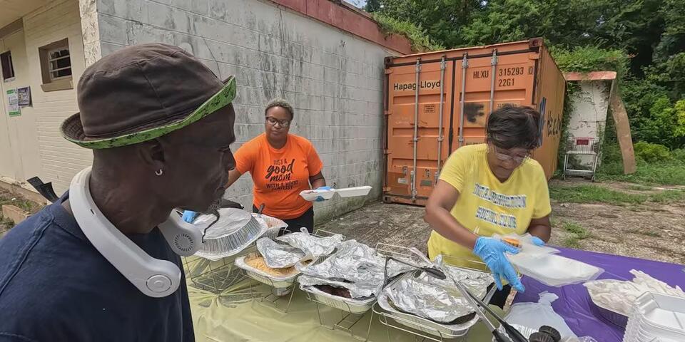 How two sisters are feeding Baton Rouge
