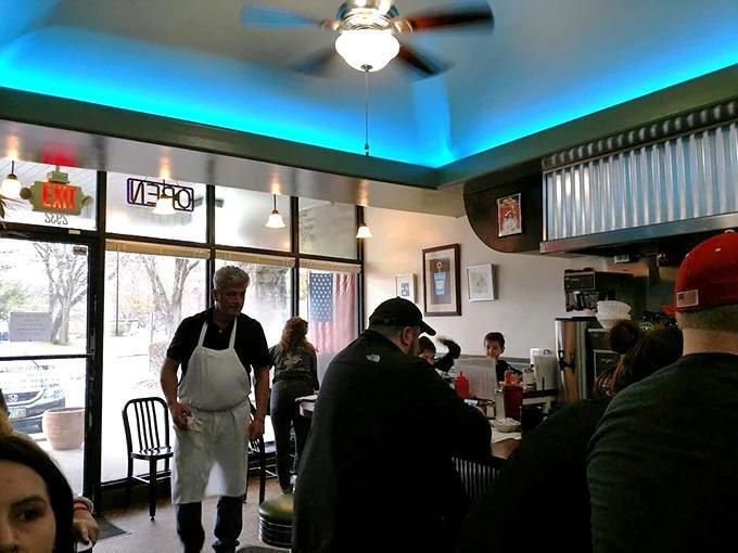 Columbus locals swear by Stav’s biscuits & gravy
