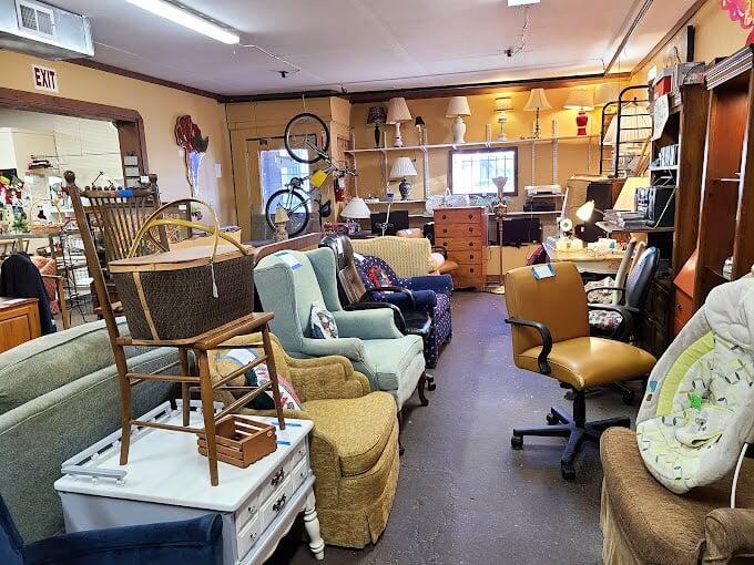 Kansas City’s thrift store treasure hunt