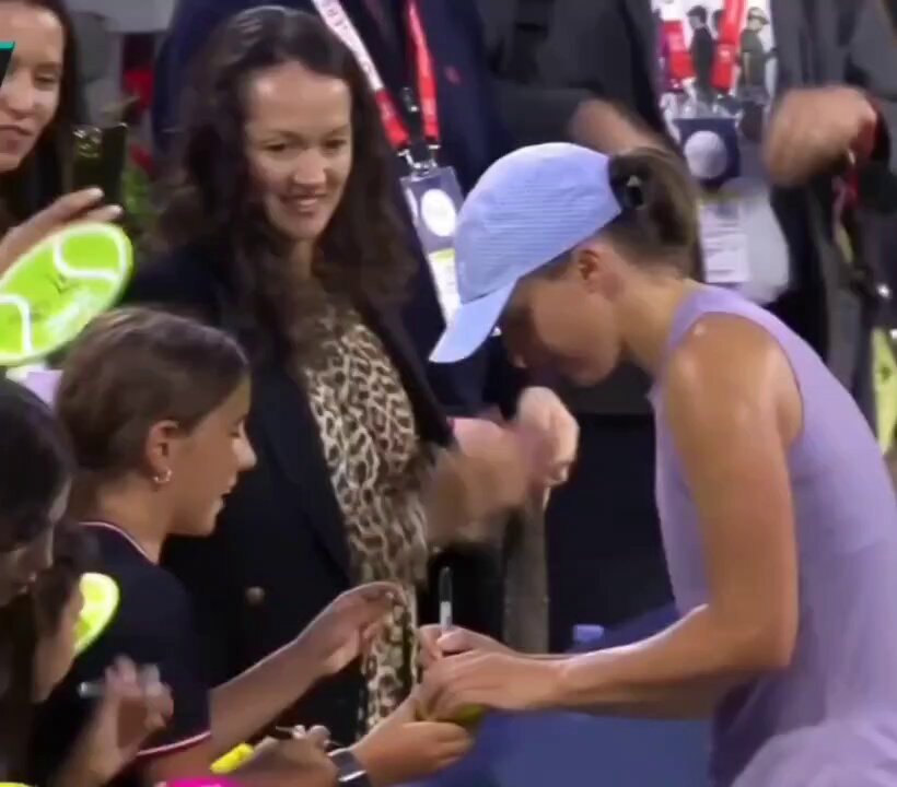 Montreal Open: Swiatek & Osaka Shine