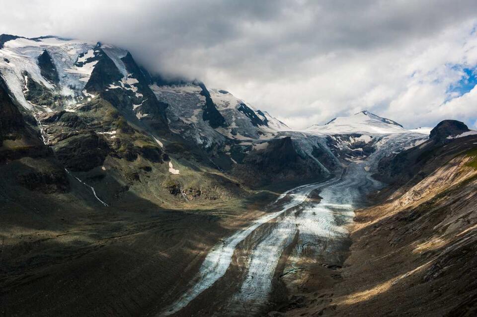 Pasterze Glacier Meltdown Shocks Travelers 🏔️