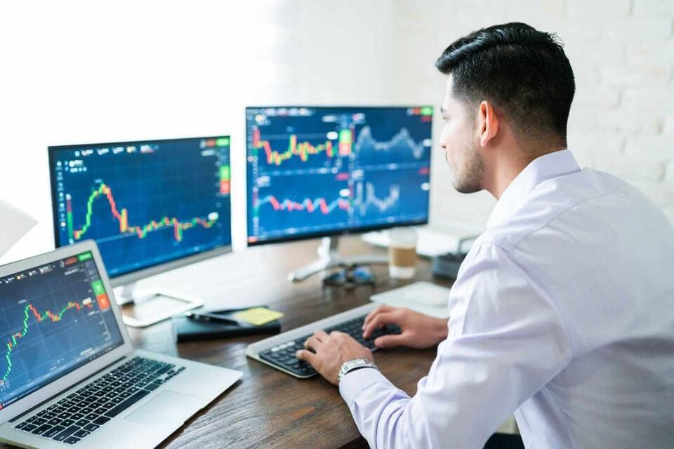 How I Spot Hot Stocks Before the Crowd