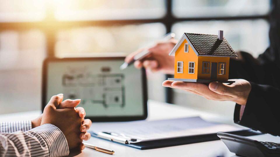 Is Now the Time to Buy or Sell a House?