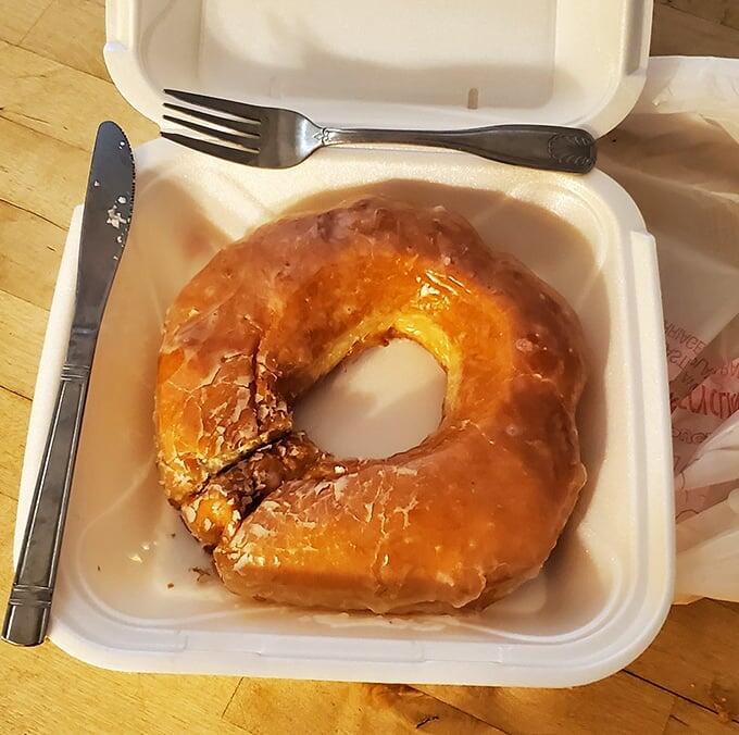 Chicago’s donut legend: Roseland’s best-kept secret