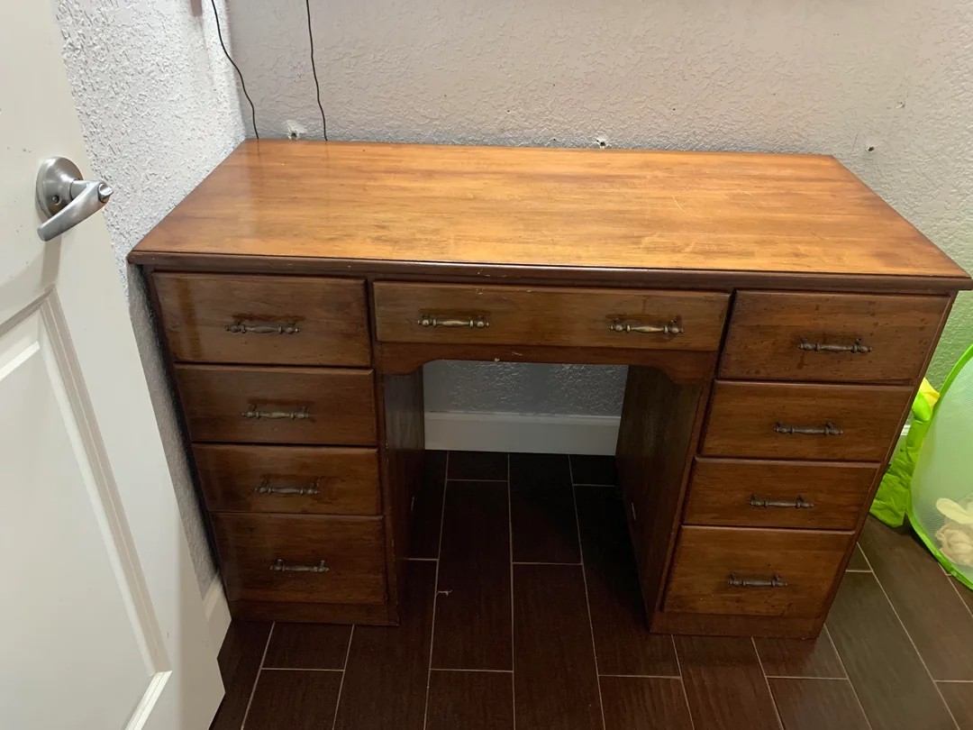 Their floating vanity fell off the wall 😱😱😱😱