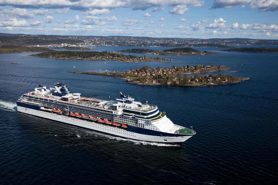 🚢 Celebrity Cruises Drama: Ship Drifts Off Italy