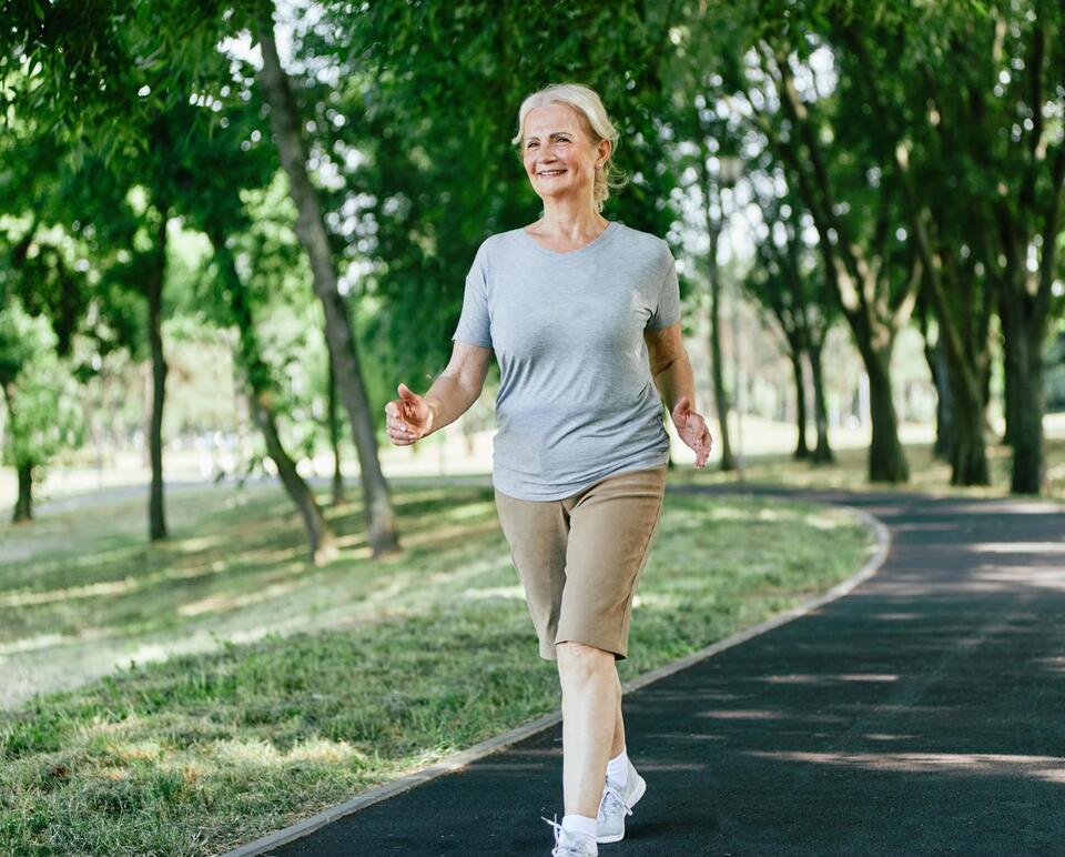 The 6-6-6 Walking Challenge Everyone’s Trying