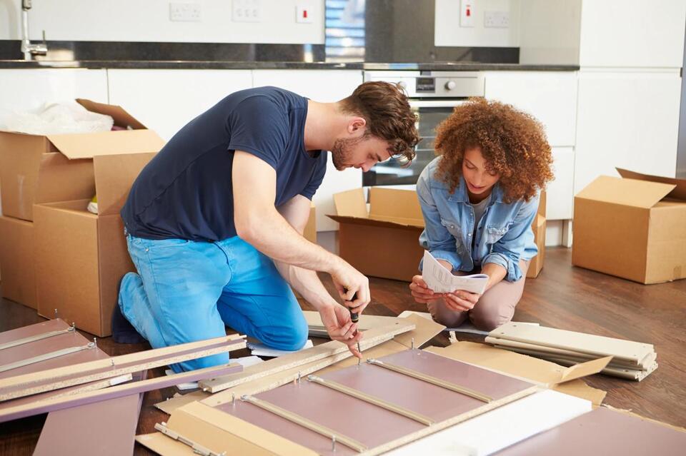 Would You Use Hinge for a Handyman?
