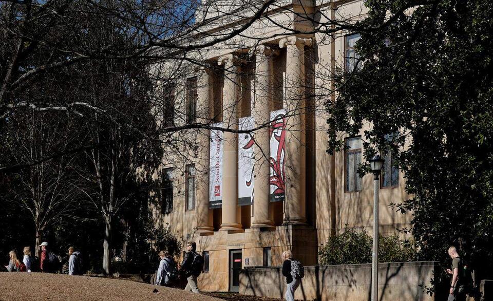 USC’s top academic leader steps down suddenly