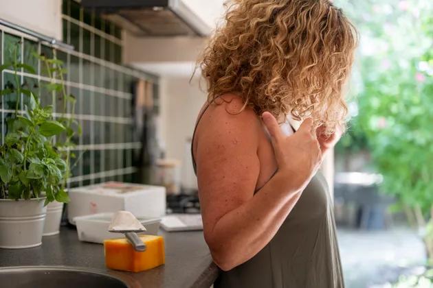Menopause Hot Flashes? This Diet Slaps!