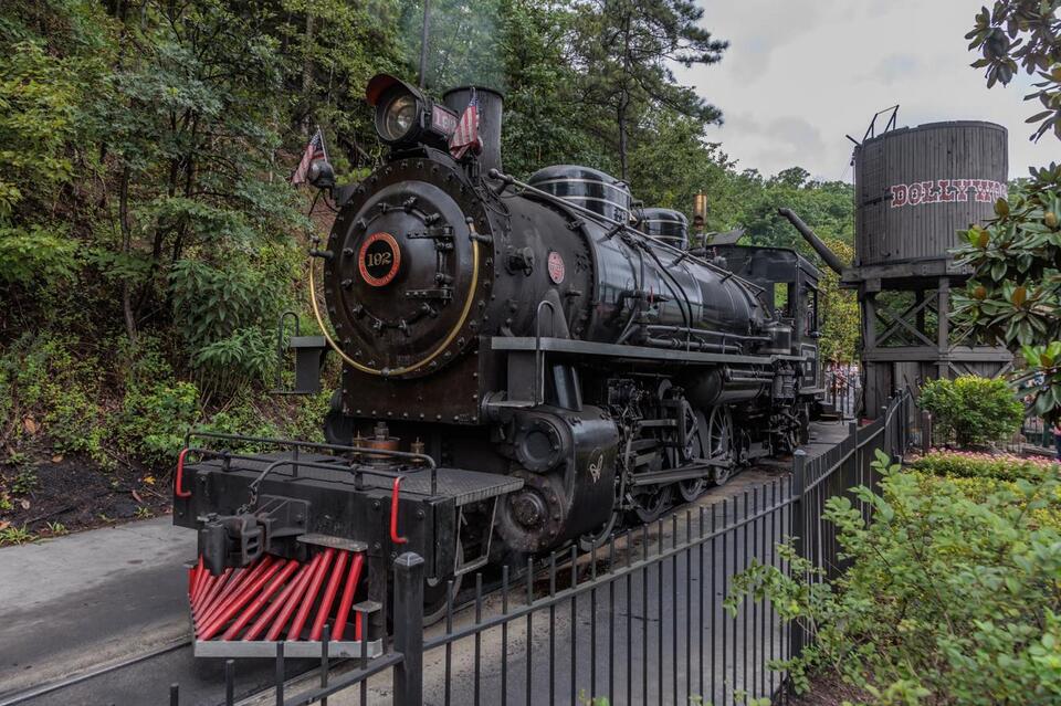 Dollywood Beats Disney?!