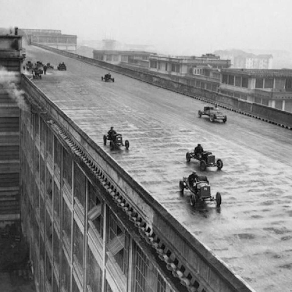 Yankee Stadium’s Wild 1923 Debut! ⚾️