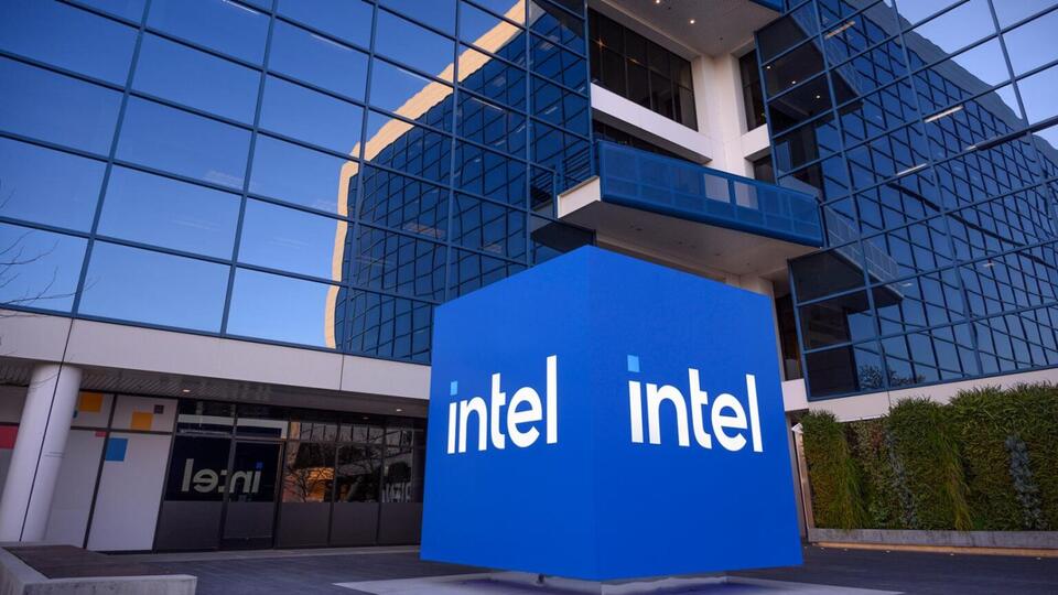 Is Intel’s Chip Gamble Too Risky?