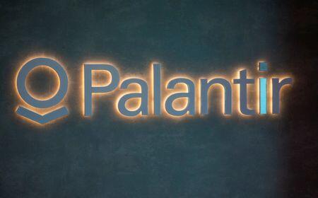 Palantir Stock: AI Hype or Overvalued Risk?