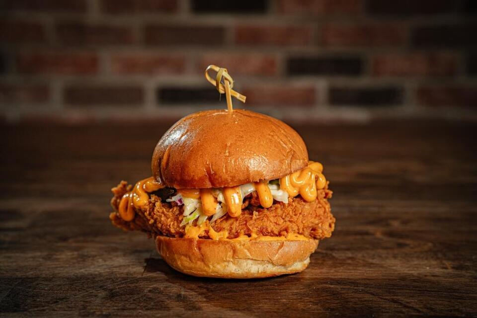 Hot chicken fever hits Lewis Center soon!