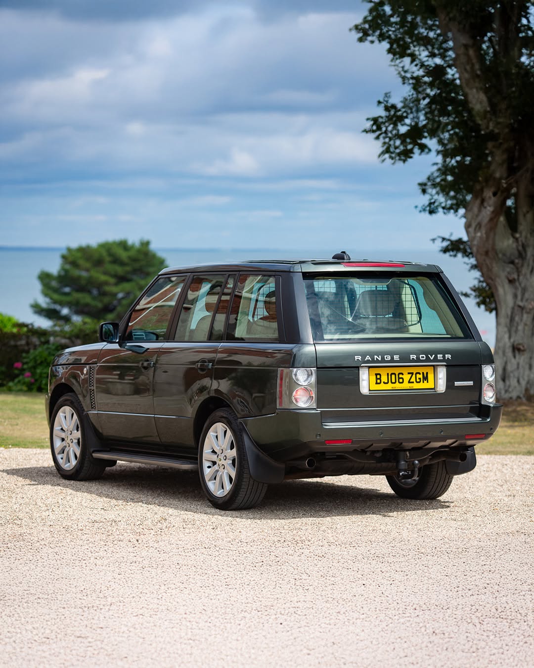 Queen Elizabeth’s Custom Range Rover Is Up for Grabs!