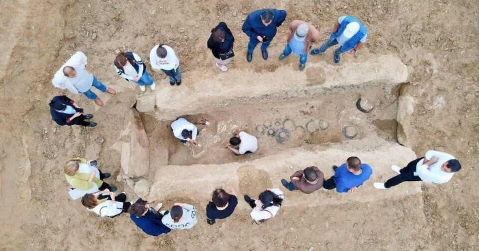6'6" Bronze Age Warrior Found—With Spear!