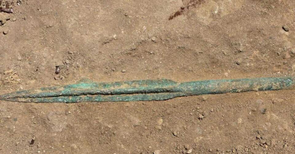 6'6" Bronze Age Warrior Found—With Spear!