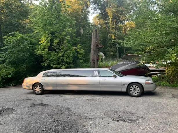 Family of 6 swaps minivan dreams for a limo