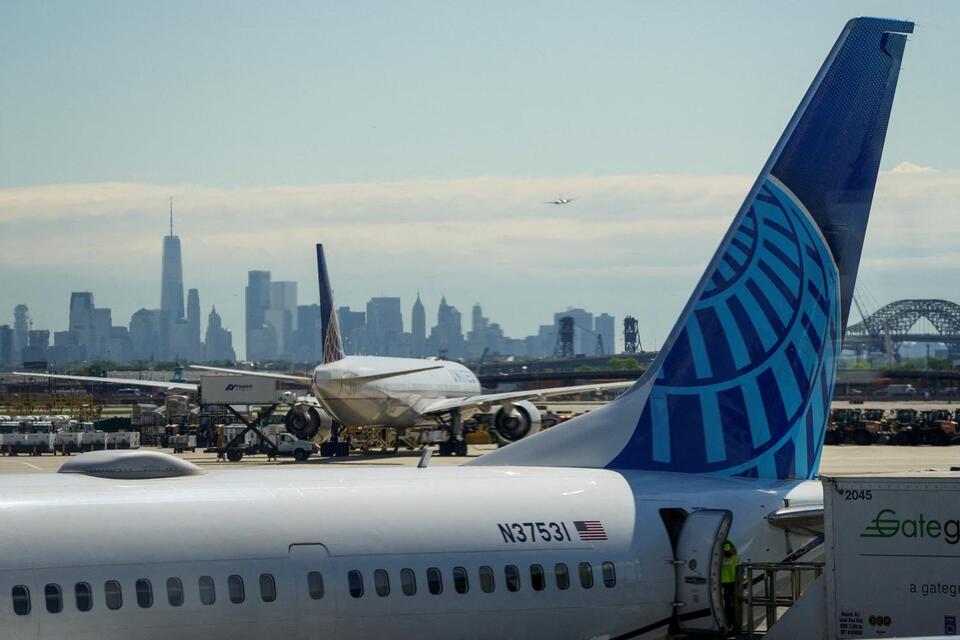 United Airlines Tech Meltdown Leaves Travelers Stranded