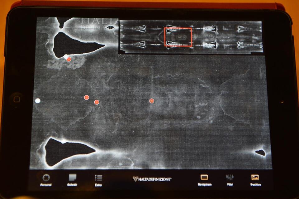 Turin Shroud: Art Hoax or Holy Relic? 🧐