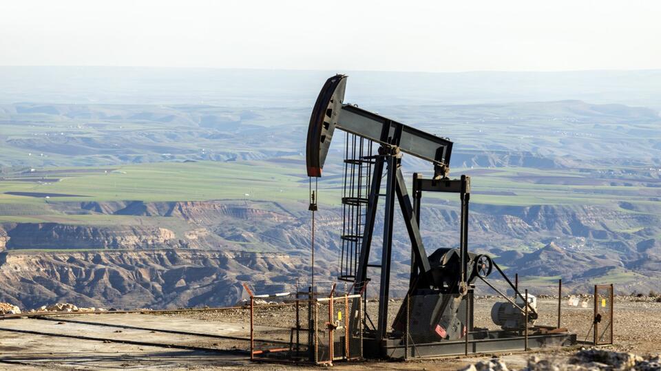 How to Get Paid While You Sleep: Oil Edition