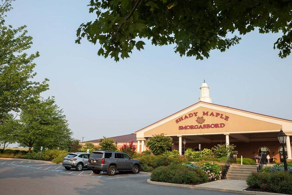 Buffet bigger than Lady Liberty—just 2 hours from NYC!