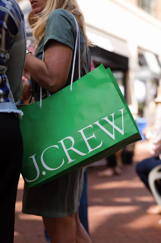 Harbor East’s gift card hunt heats up Sunday!