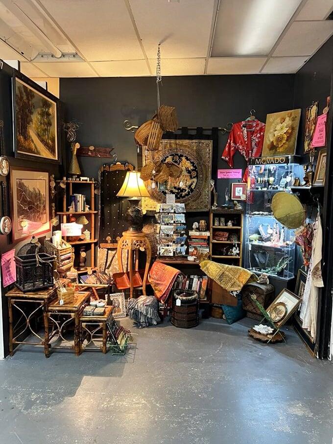 Jacksonville’s hidden maze of vintage treasures