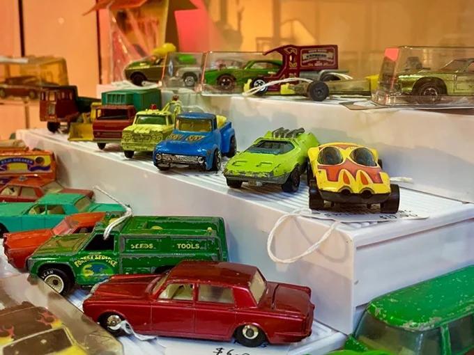 Jacksonville’s hidden maze of vintage treasures