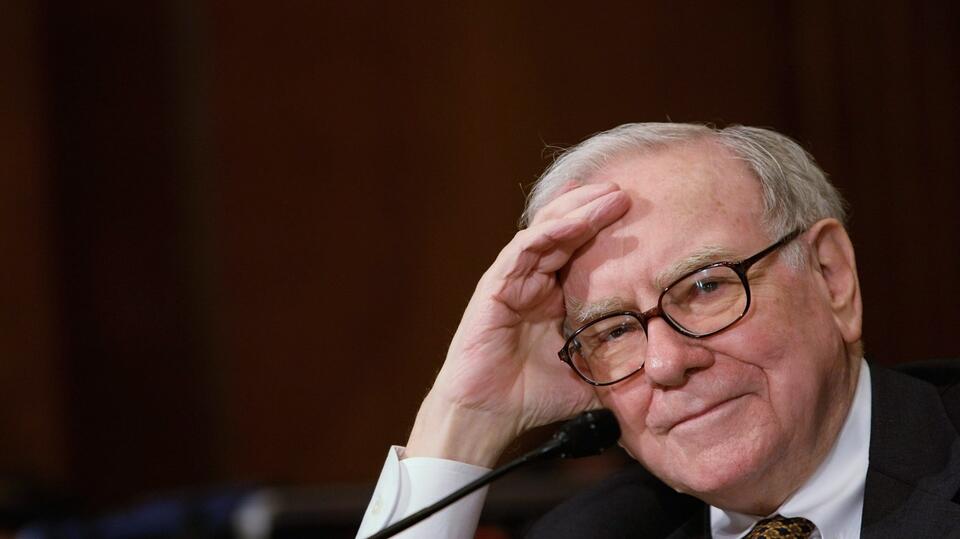 Buffett’s Sirius XM Bet: Should You Tune In?